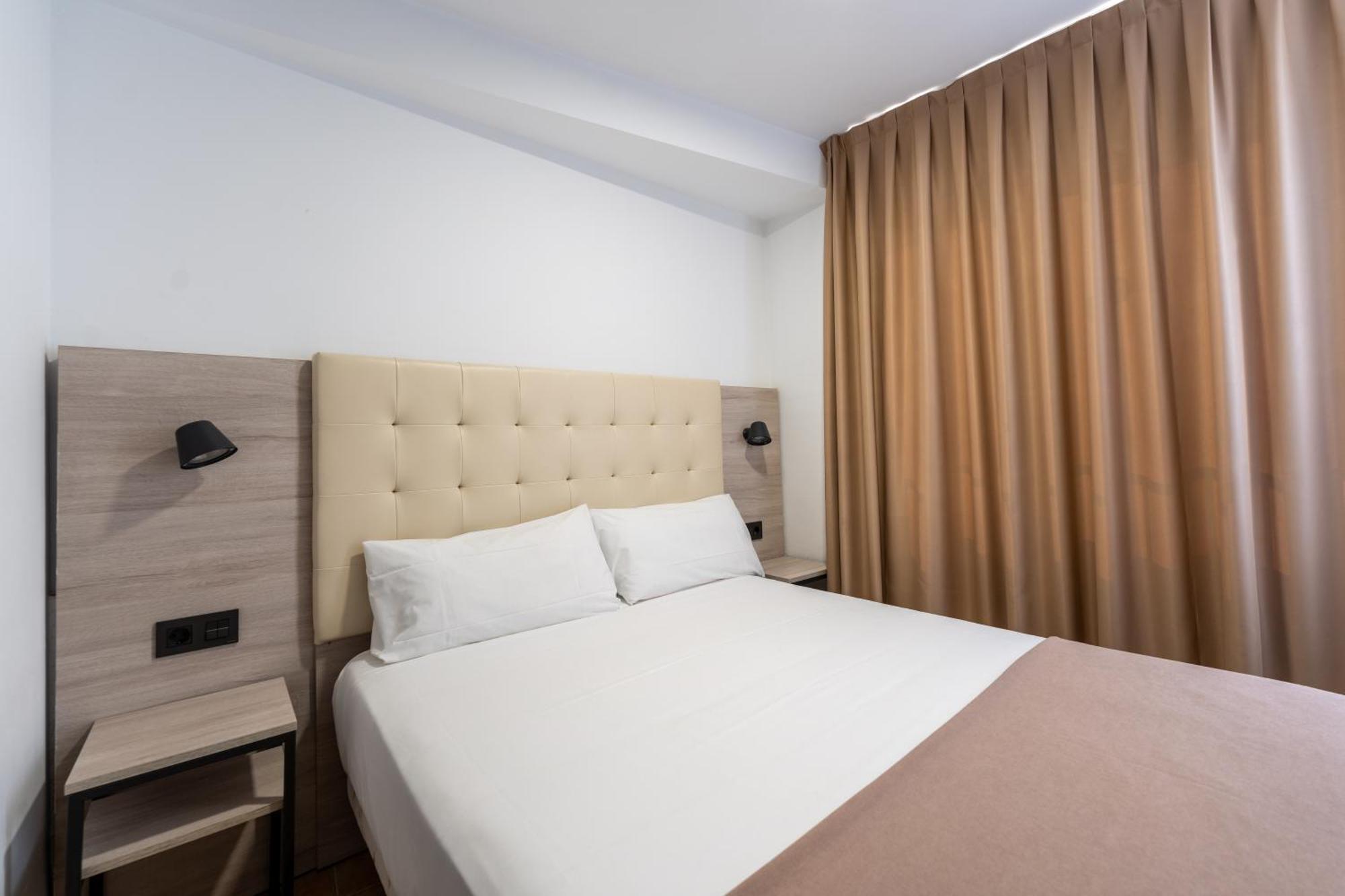 Hotel Queens - Adults Only Benidorm Dış mekan fotoğraf