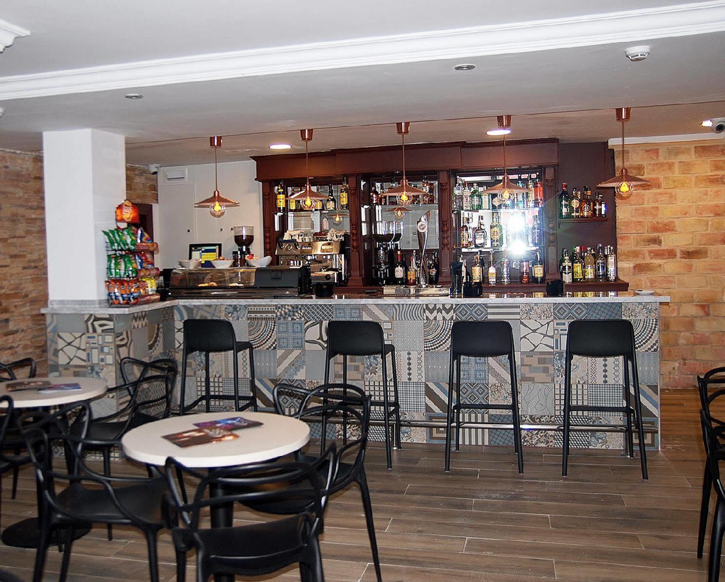 Hotel Queens - Adults Only Benidorm Dış mekan fotoğraf