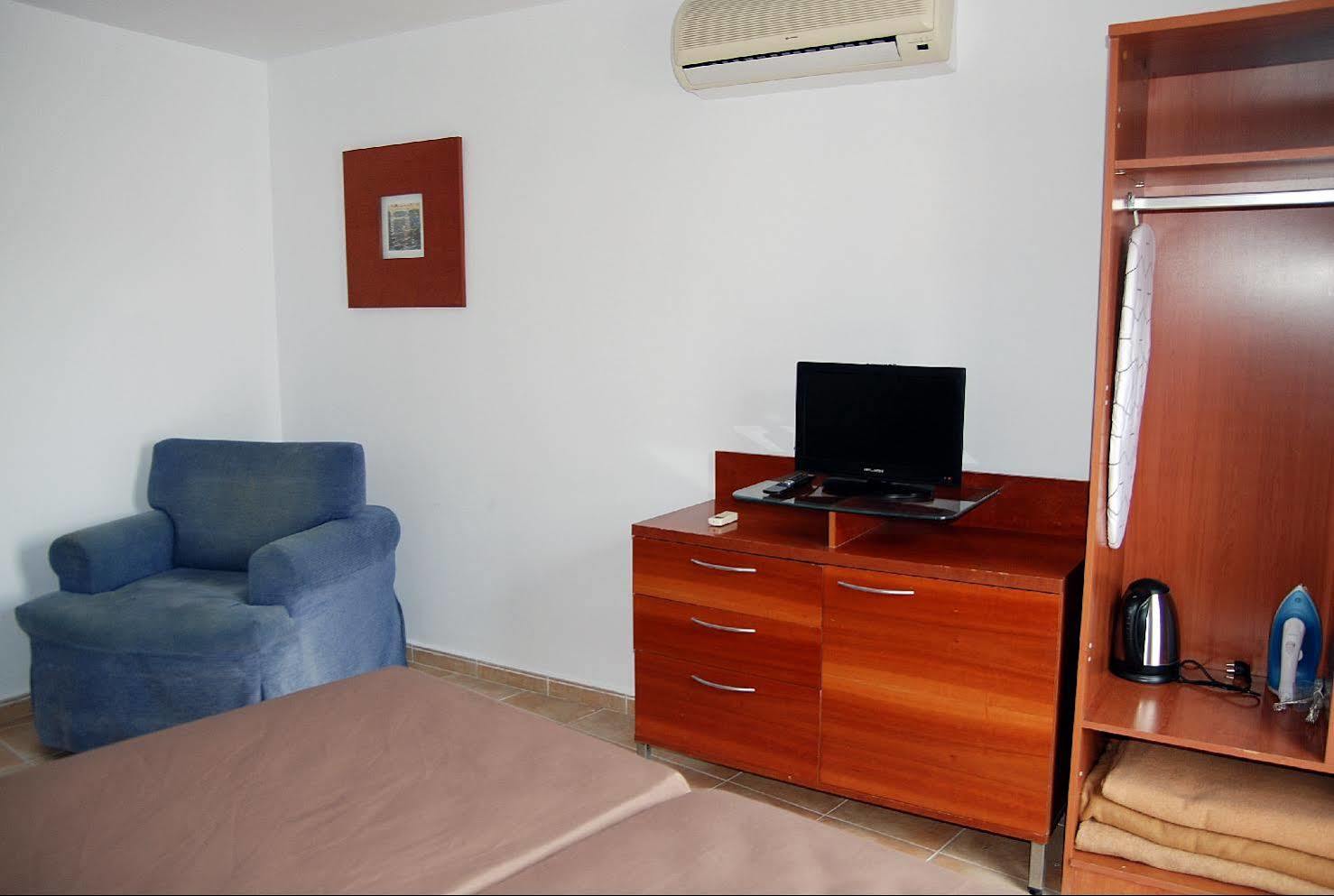 Hotel Queens - Adults Only Benidorm Dış mekan fotoğraf