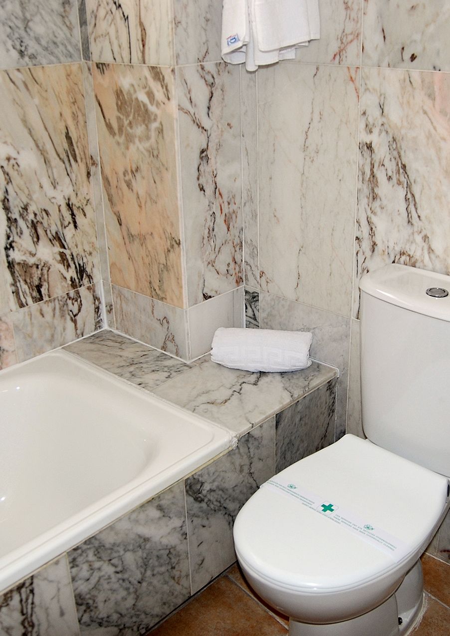 Hotel Queens - Adults Only Benidorm Dış mekan fotoğraf