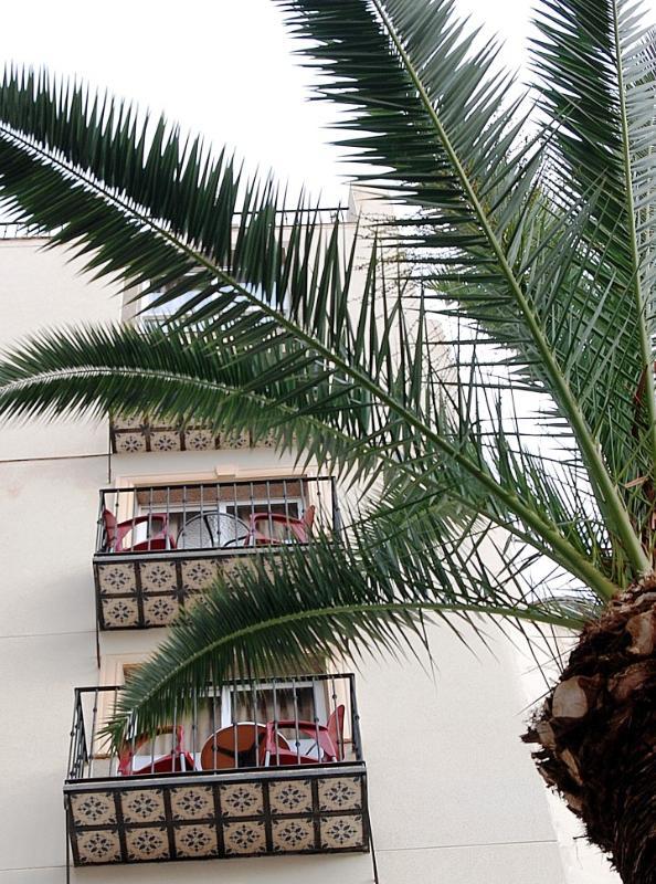 Hotel Queens - Adults Only Benidorm Dış mekan fotoğraf